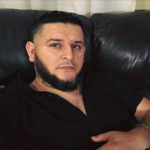 Meet your Posher, Cesar